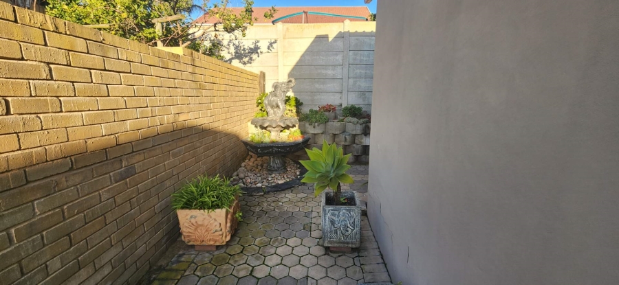 3 Bedroom Property for Sale in Reebok Western Cape